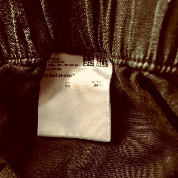 Uniqlo High-Waisted Draw-String Khaki Shorts Size XS - Picture 3 of 4